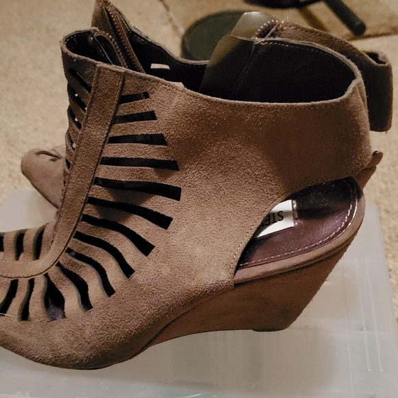 Steve Madden tan ankle boots - Picture 2 of 2